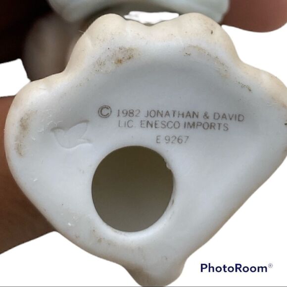 Vintage 1982 Enesco Precious Moments Puppy Holding Slippers- Retired - Picture 4 of 6